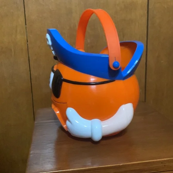 Mars~M&M Pirate Halloween Candy Bucket (1999) - Picture 3 of 9